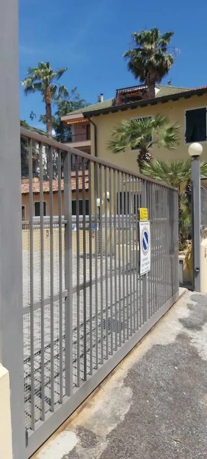 Apartment Appartamento La Spiaggia Bordighera